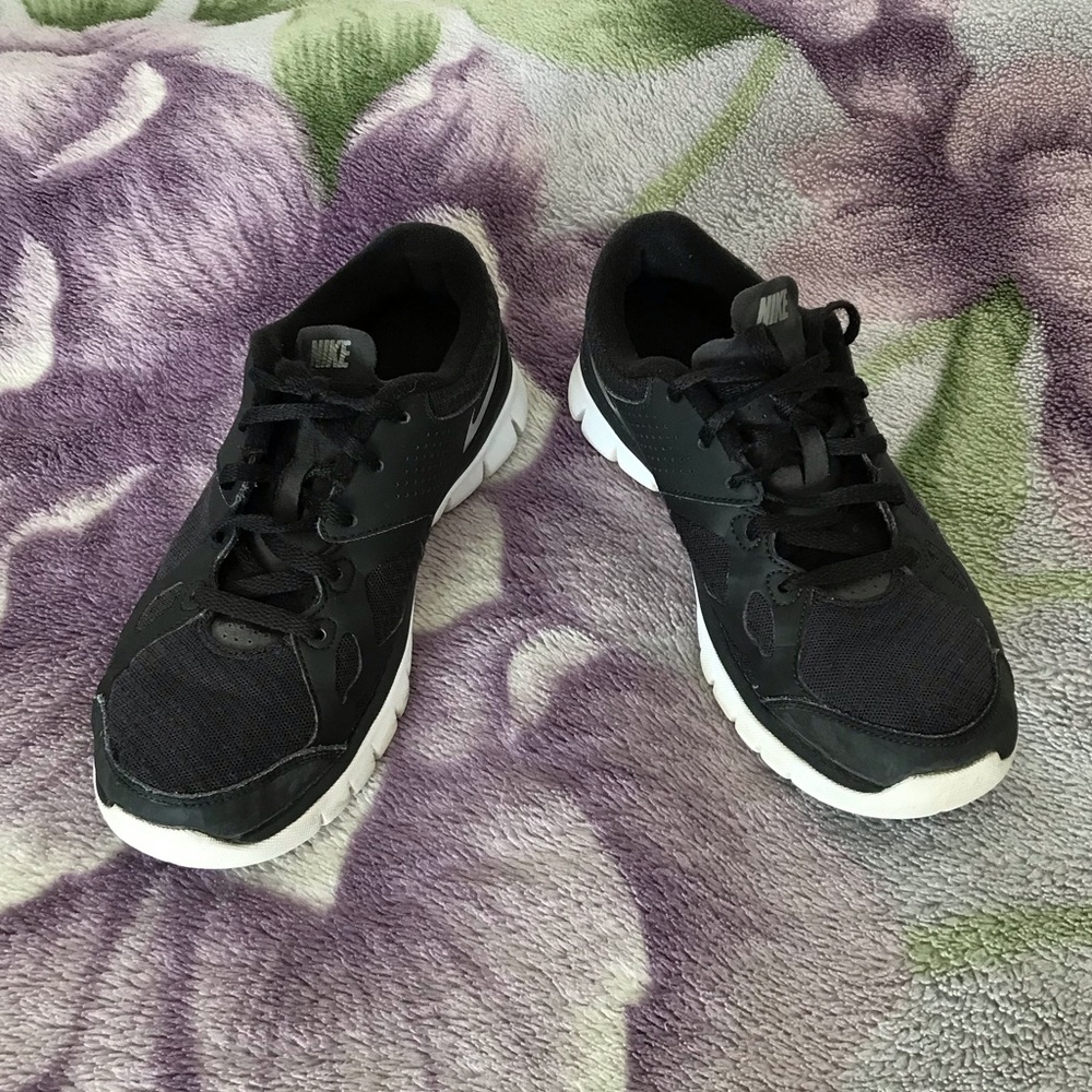 Nike Flex 2012 Women’s Athletic Shoes - Picture 3 of 10